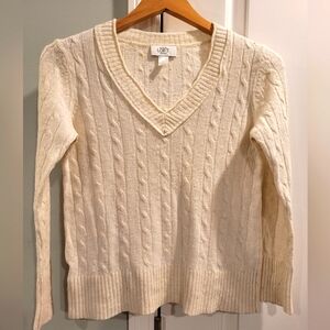 LOFT cream cable knit v-neck sweater size MP